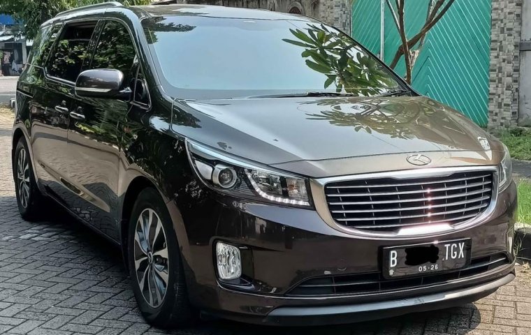 Kia Grand Sedona Ultimate 2017 Coklat