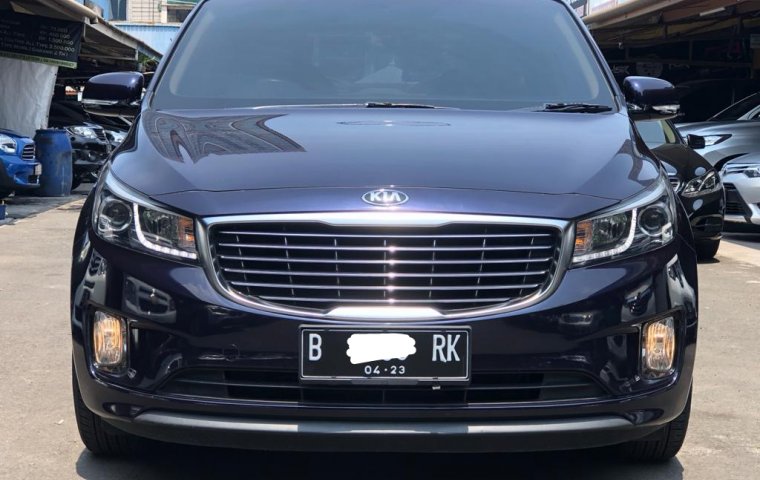 KIA GRAND SEDONA ULTIMATE AT BIRU 2017 PROMO MURAH!!
