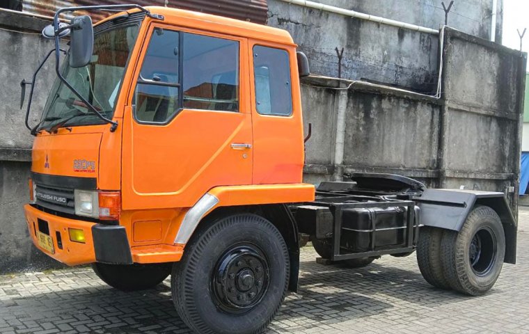 Mitsubishi Fuso engkel 4x2 FM 517 HS tractor head 2013 kepala trailer