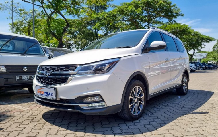 Wuling Cortez 1.5L T LUX + CVT AT Matic 2021 Putih