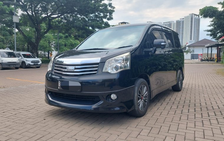 TOYOTA NAV1 2.0 V AT 2013 HITAM ISTIMEWA TERAWAT