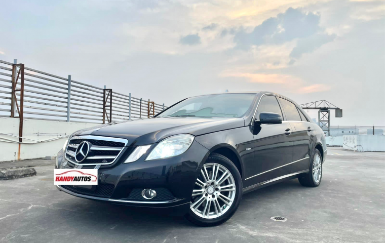 Mercedes Benz E250 CGI Tahun 2010 Matic Hitam