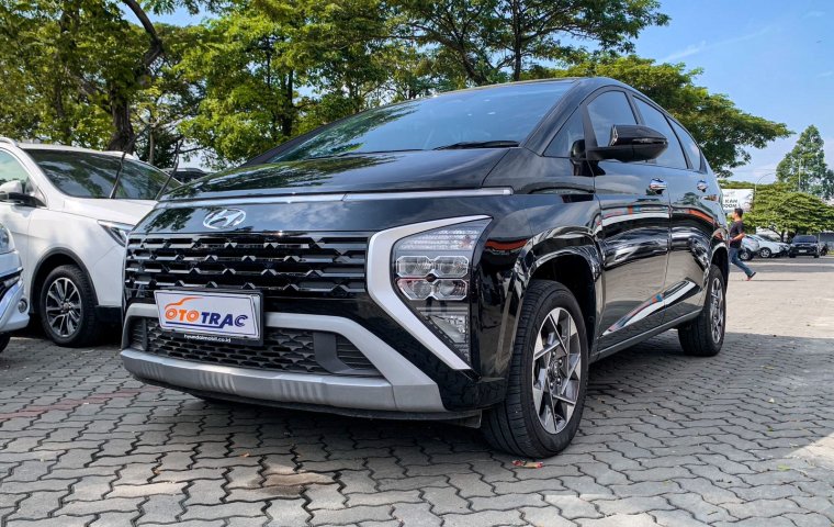 HYUNDAI STARGAZER 1.5 PRIME AT MATIC 2022 HITAM ISTIMEWA LIKE NEW