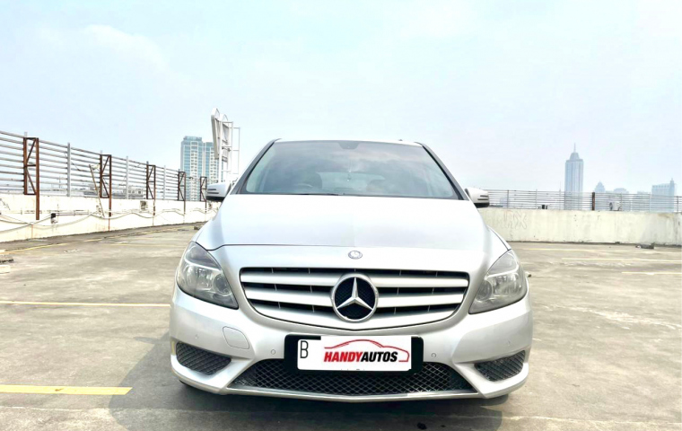 Mercedez Benz B200 Tahun 2012 Automatic Silver 