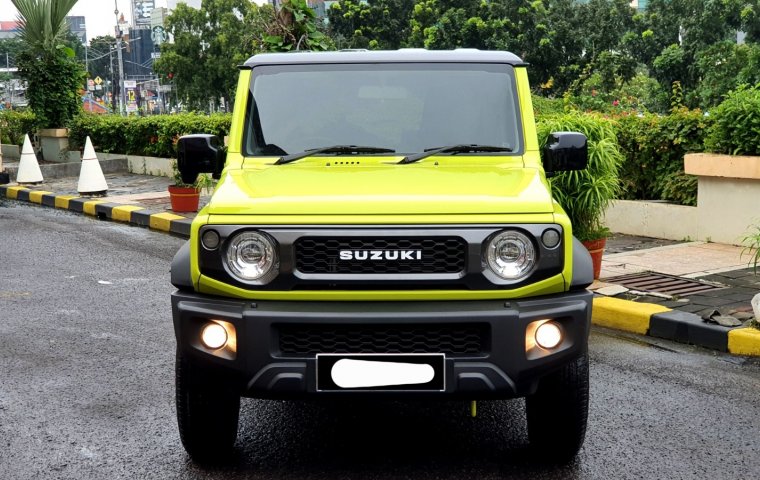 Km8rb Suzuki Jimny AT 2022 kuning kinetic yellow cash kredit proses bisa dibantu