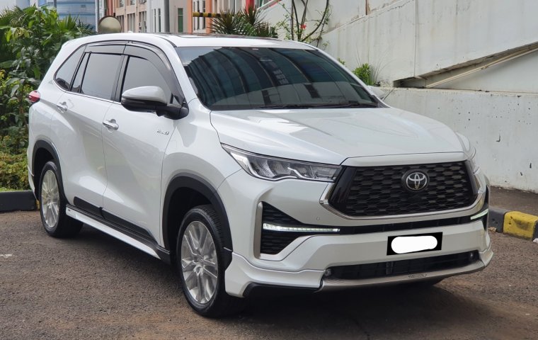 Toyota Kijang Innova Zenix Q Hybrid modelista 2023 putih ready gak perlu indent cash kredit bisa