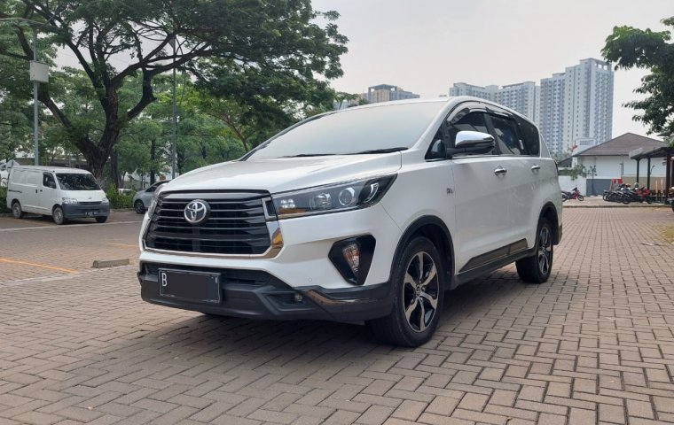 Toyota Venturer 2.0 AT Matic Bensin 2021 Putih Istimewa Terawat