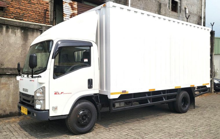 ada3 cdd long 6 roda isuzu elf 125ps NMR71L box besi 2021 bok double