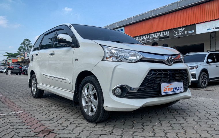 TOYOTA AVANZA VELOZ 1.3 AT MATIC 2017 PUTIH