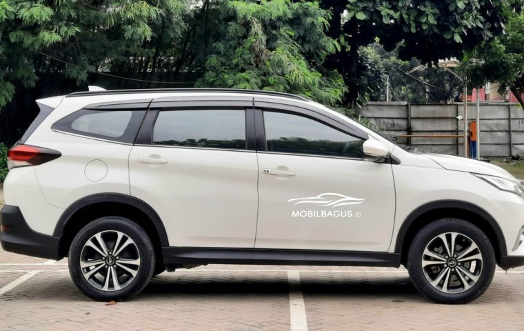 Daihatsu Terios 1.5 R Deluxe SUV AT 2018 PUTIH Dp 14,9 Jt No Pol Ganjil