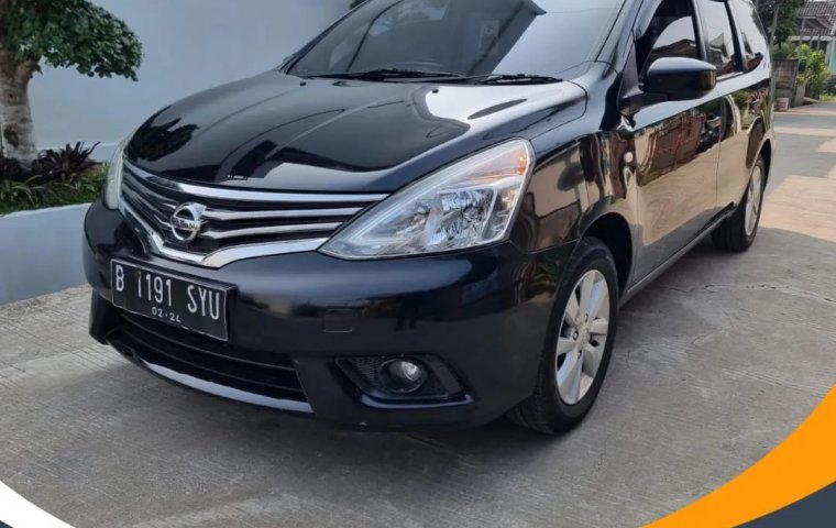 Nissan Grand Livina SV 2013 MT