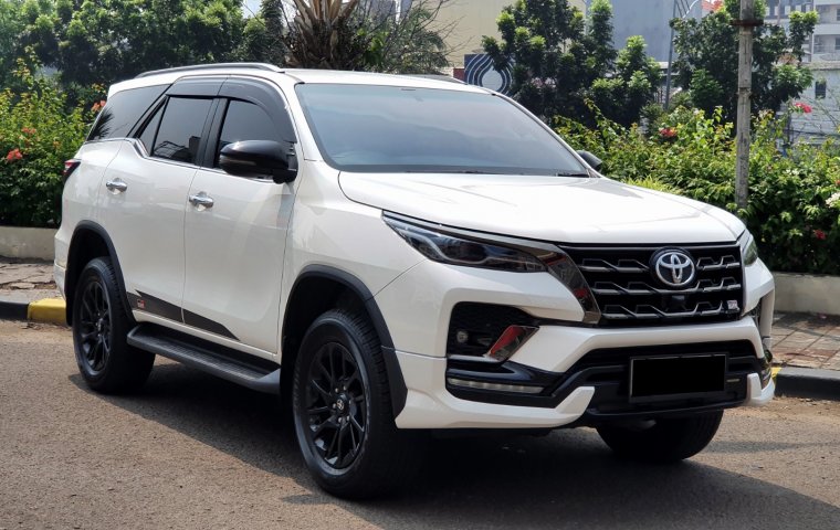 Toyota Fortuner VRZ AT 2022 Putih