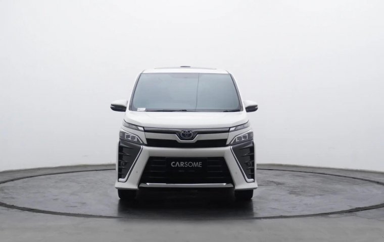 Toyota Voxy 2.0 A/T 2017