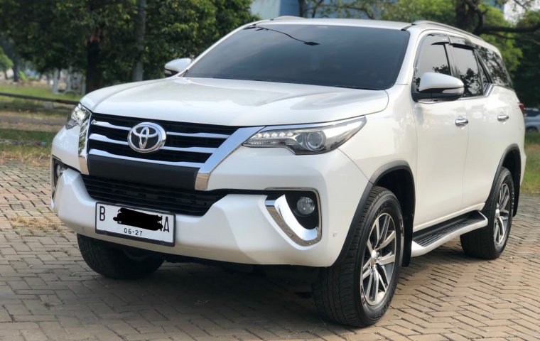 Toyota Fortuner 2.4 VRZ AT 2017 Putih