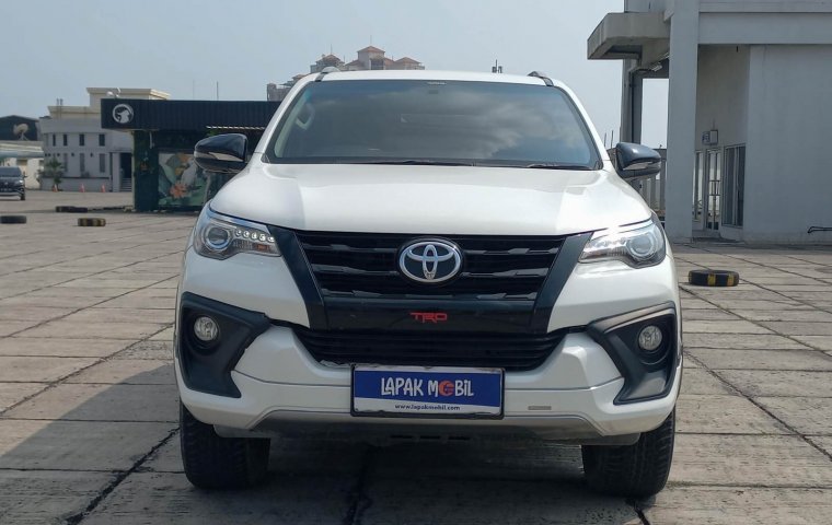 Toyota Fortuner 2.4 TRD AT 2018 Putih VRZ