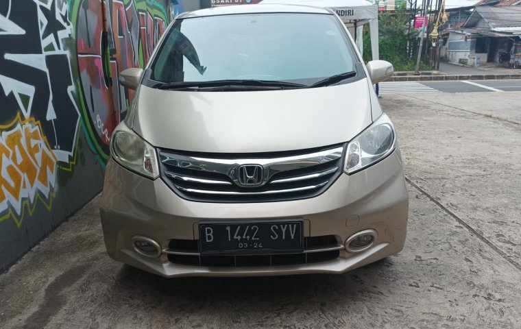 Honda Freed PSD 1.5 AT  2013 Gold Rapih Istimewa Bukan bekas tabrak dan banjir
