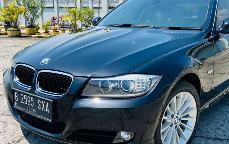 BMW 320i E90 2010 LCI Executive AT CKD Hitam