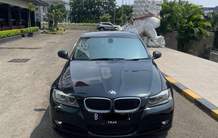 BMW 320i E90 2010 LCI Executive AT CKD Hitam