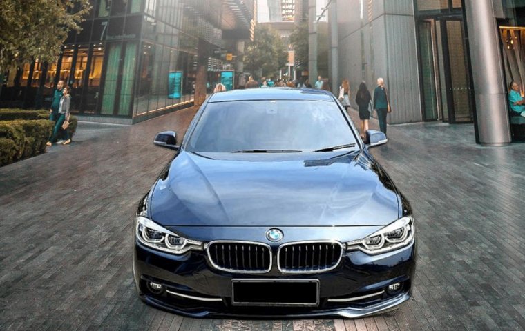 Special Unit Bmw 320i F30 LCi MSport Facelift Sapphire Black Metallic