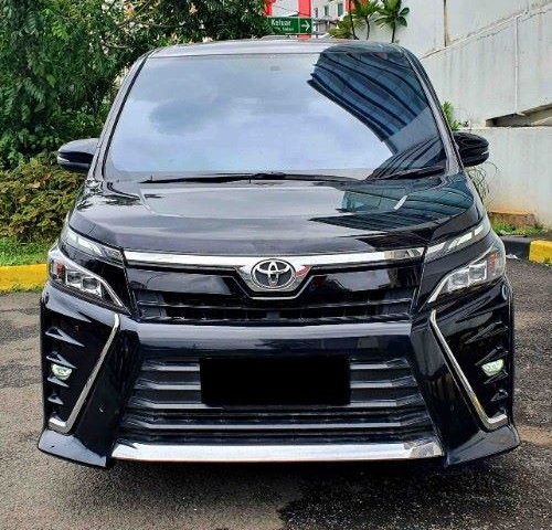 Toyota Voxy 2.0 2019 