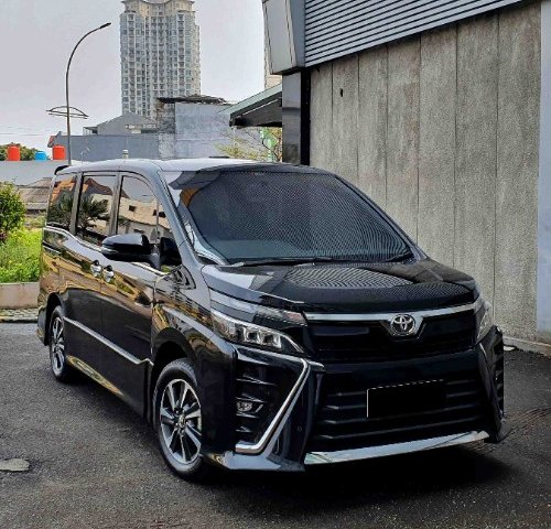 Toyota Voxy 2.0L AT 2018 Black On Black