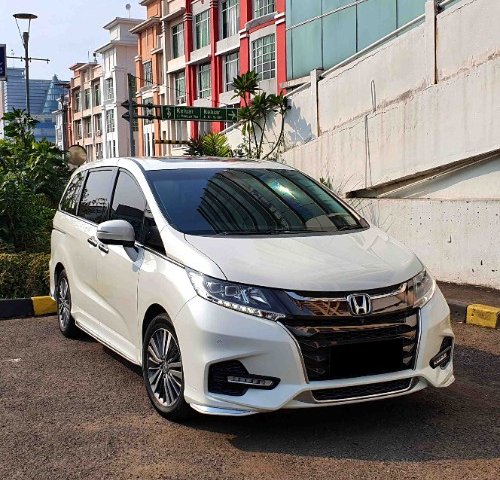 Honda Odyssey 2.4 E Prestige White Orchid Pearl Facelift Sunroof