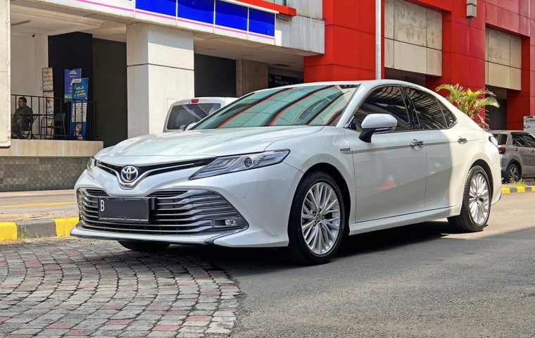 Camry Hybrid 2020 Km 11rb Like NEW Siap Dp 70jt Auto Approved Bosku