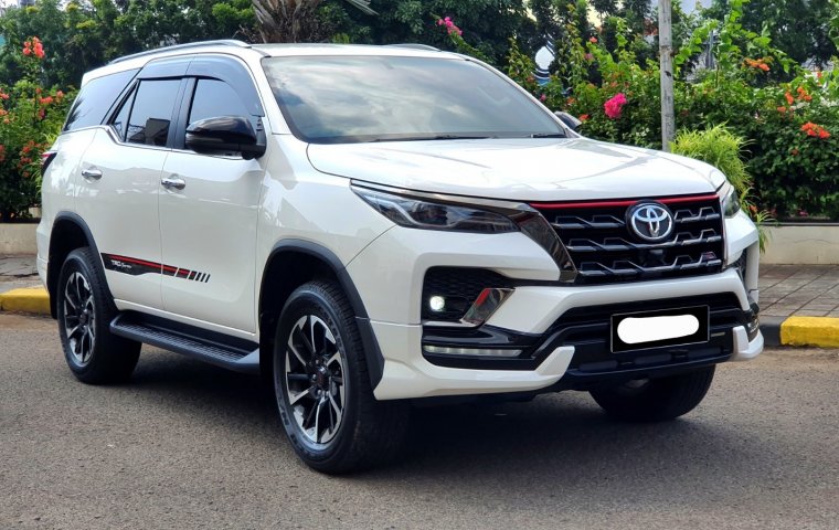 Toyota Fortuner 2.4 TRD AT 2021 putih dp87jt km28ribuan facelift diesel cash kredit proses bisa