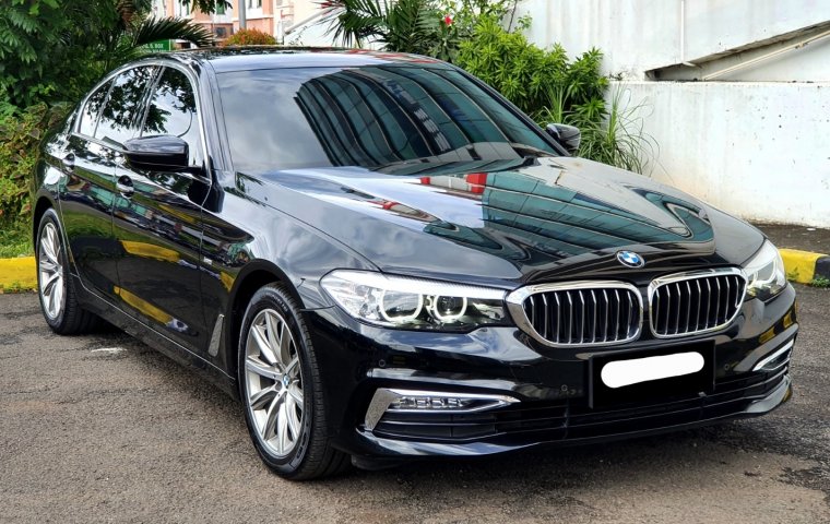 BMW 5 Series 520i 2018 luxury hitam 11 rban mls cash kredit proses bisa dibantu