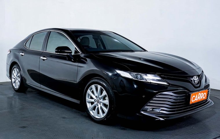JUAL Toyota Camry 2.5 V AT 2019 Hitam