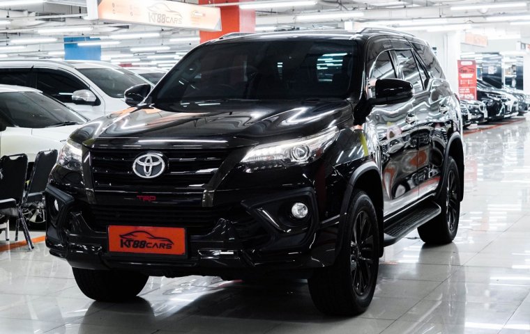 Toyota Fortuner 2.4 VRZ AT 2020 Hitam