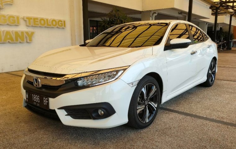 Honda Civic ES Prestige 2016 Putih sedan ,ready juga Hactback 2018