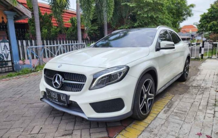 Mercedes-Benz GLA 200 Gasoline 2015 Putih