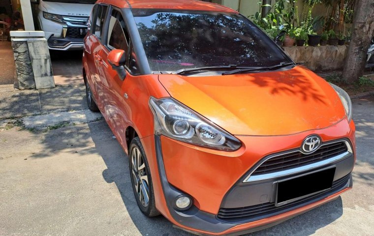  TDP (3JT) Toyota Sienta V 1.5 4X2 AT 2017 Orange 