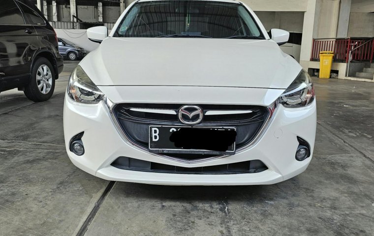 Mazda 2 R  AT ( Matic ) 2016 Putih Km Low 50rban