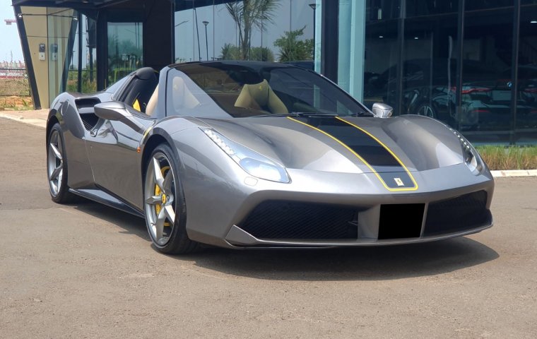 Ferrari 488 Spider 2018 abu km 5 rban cash kredit proses bisa dibantu