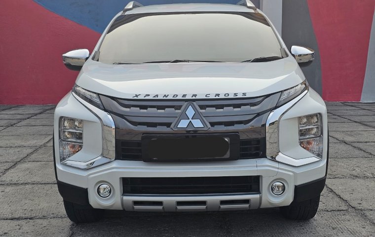 Mitsubishi Xpander Cross Premium Package AT 2020 Putih tdp 15 jt
