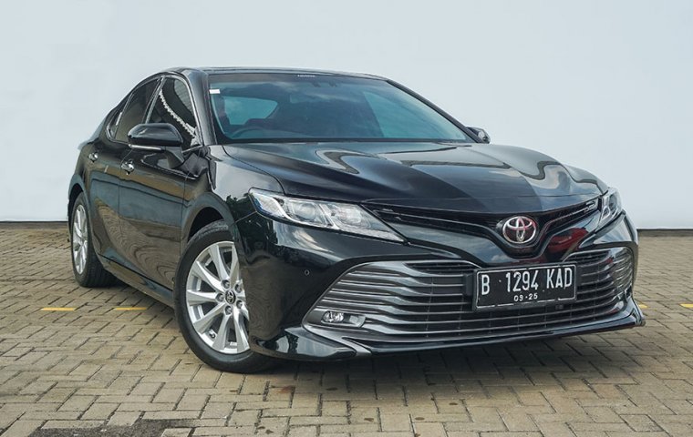 Toyota Camry V Matic 2020 Sedan - Mobil Bebas Laka dan Banjir - Kredit murah - B1294KAD