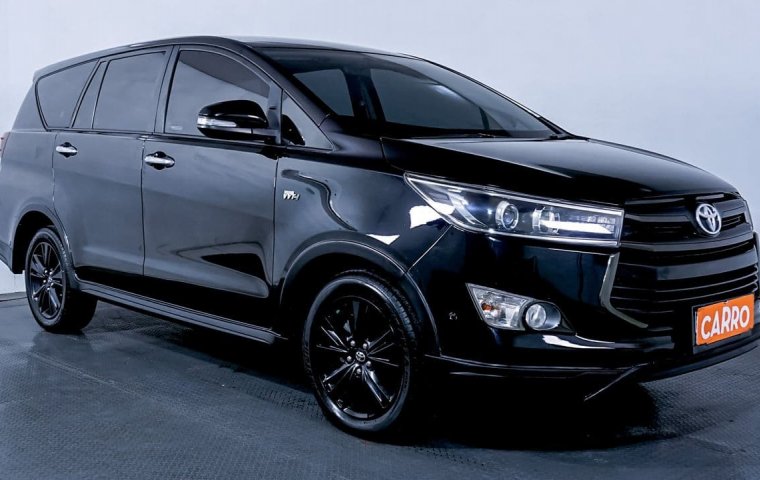 JUAL Toyota Innova 2.0 Venturer AT 2017 Hitam