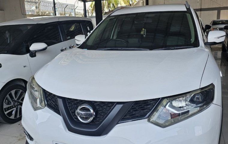 Nissan X-Trail 2.5 tahun 2014 kondisi mulus terawat istimewa