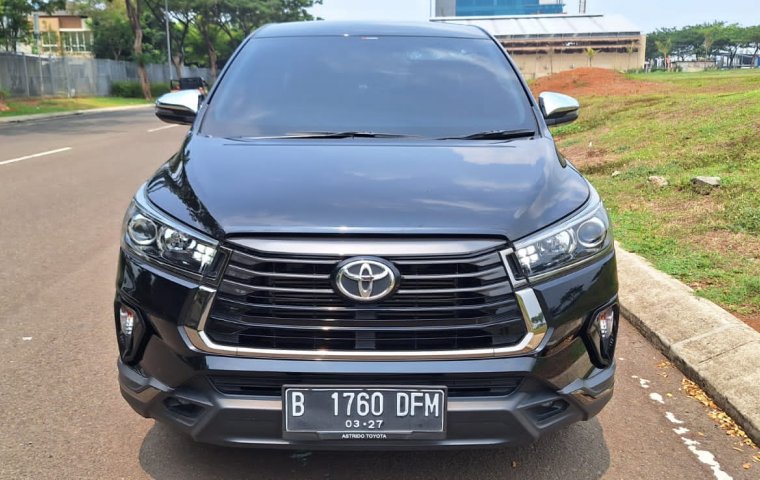 Toyota Kijang Inova Venturer 2.4 A/T DSL 2022 Hitam