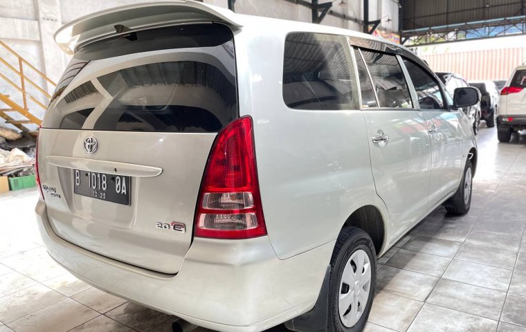 Toyota Kijang Innova E Tahun 2005 Kondisi Mulus Terawat Istimewa