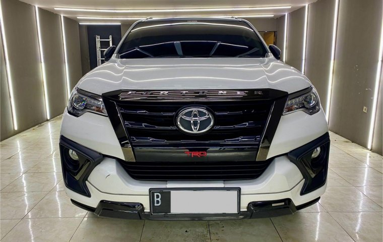 Toyota Fortuner 2.4 TRD AT 2020 Putih