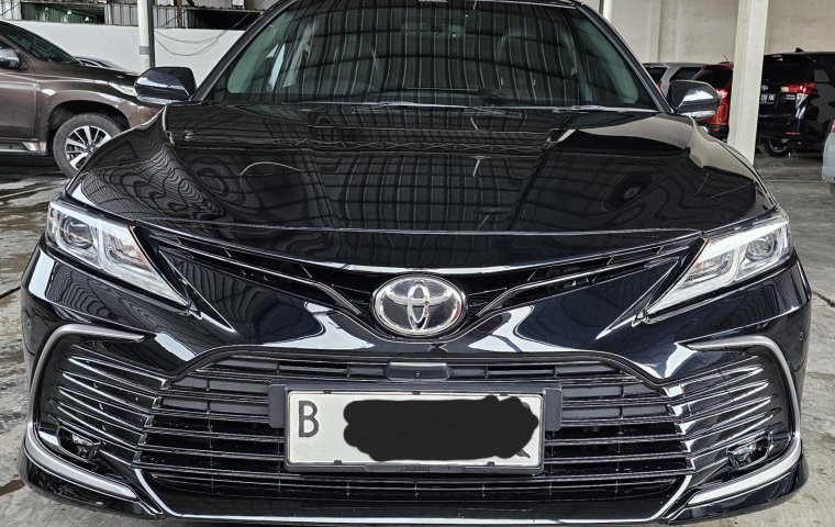 Toyota Camry 2.5 V A/T ( Matic ) 2023 Hitam Km Cuma 8rban Mulus Siap Pakai Gress Like New