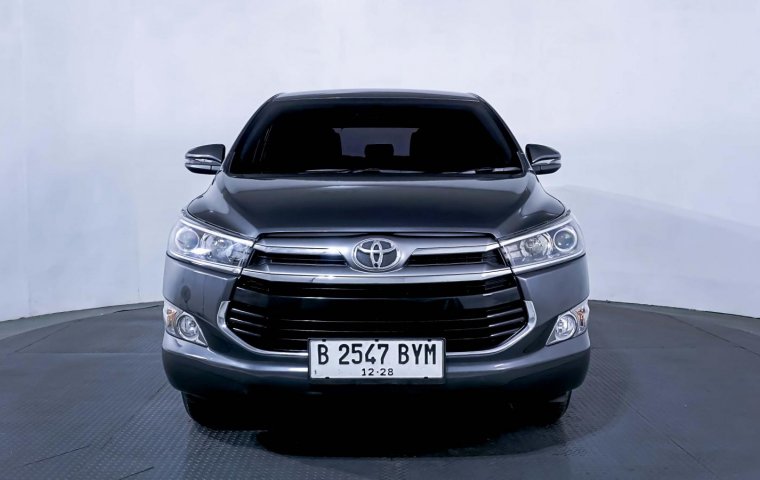 Toyota Innova 2.4 V AT 2018 Abu-abu