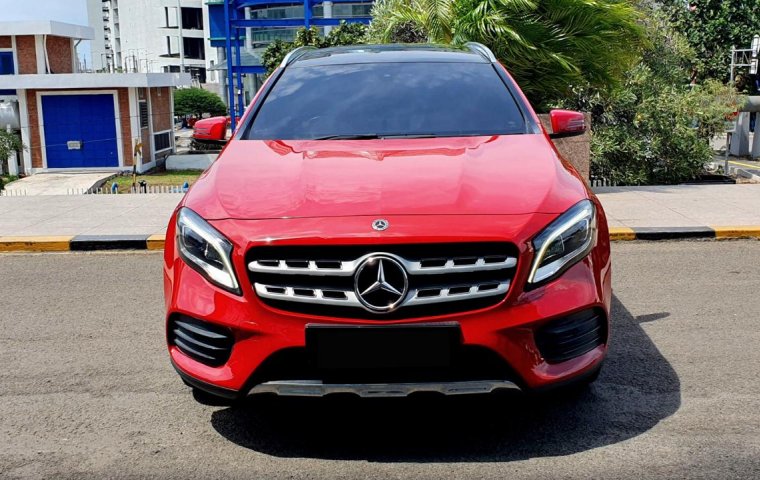 Mercedes-Benz GLA 200 AMG Line (X156) At 2017 Panoramic Red