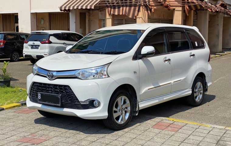 Toyota Avanza Veloz 2017 km 23rb dp ceper pake motor