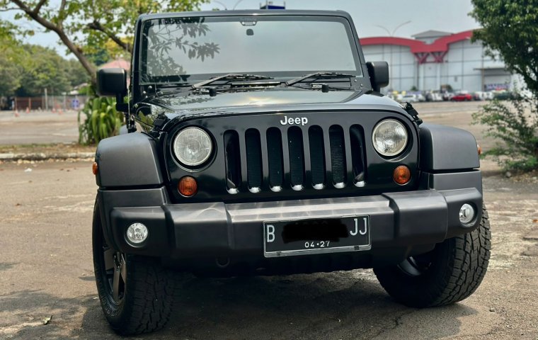 Jual Jeep Wrangler Sport Unlimited 2011 SUV  Siap Pakai..