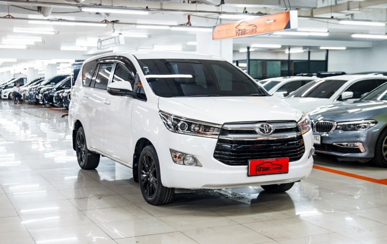 Toyota Kijang Innova V M/T Diesel 2017 Putih