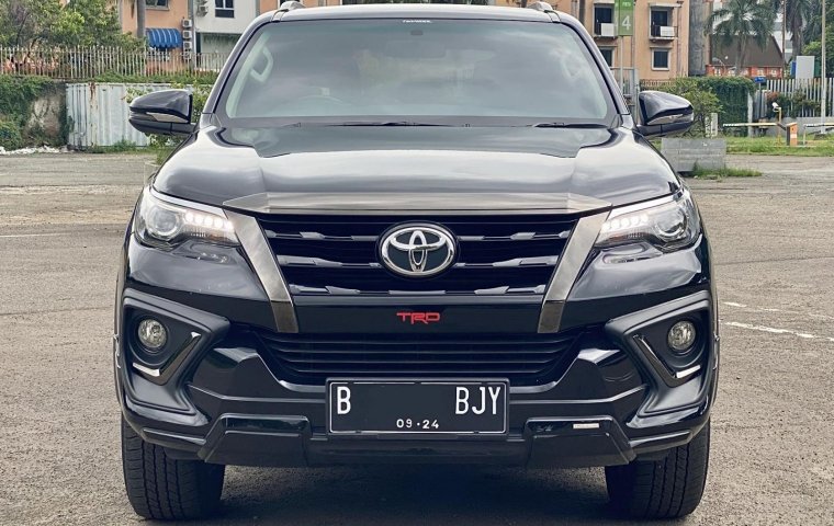 Toyota Fortuner TRD 2019 Hitam